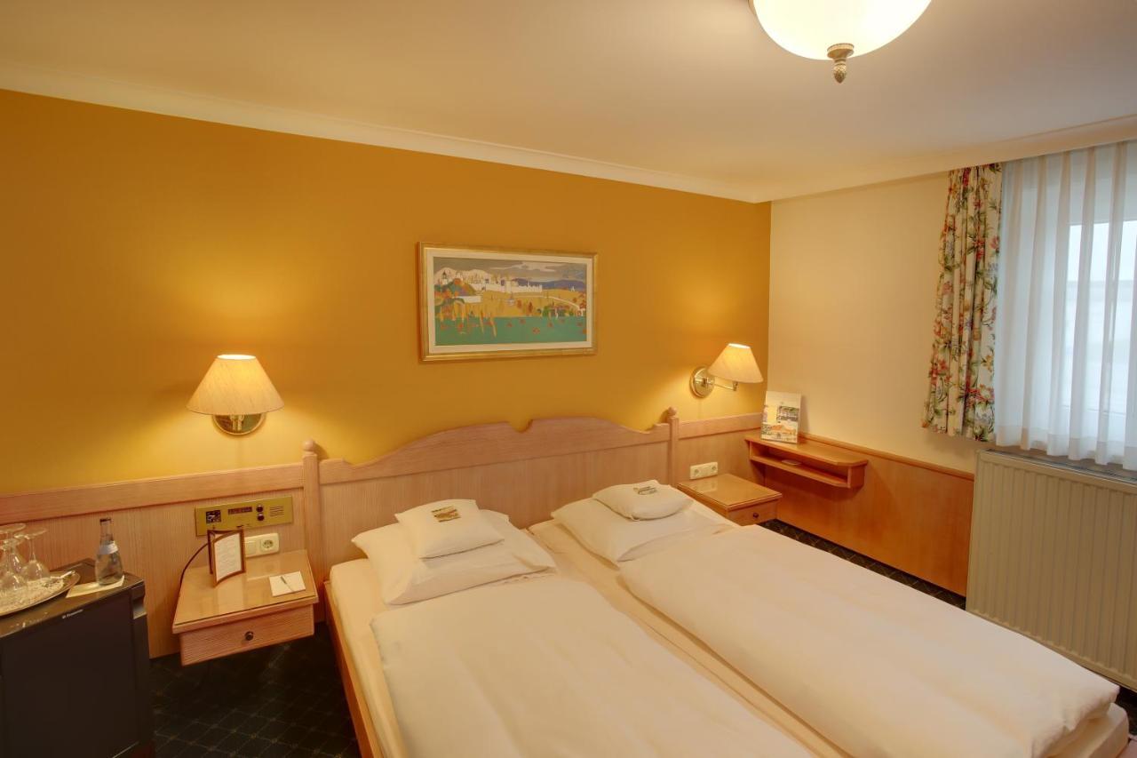 Hotel Brauereigasthof Landwehr-Bräu Reichelshofen Zimmer foto