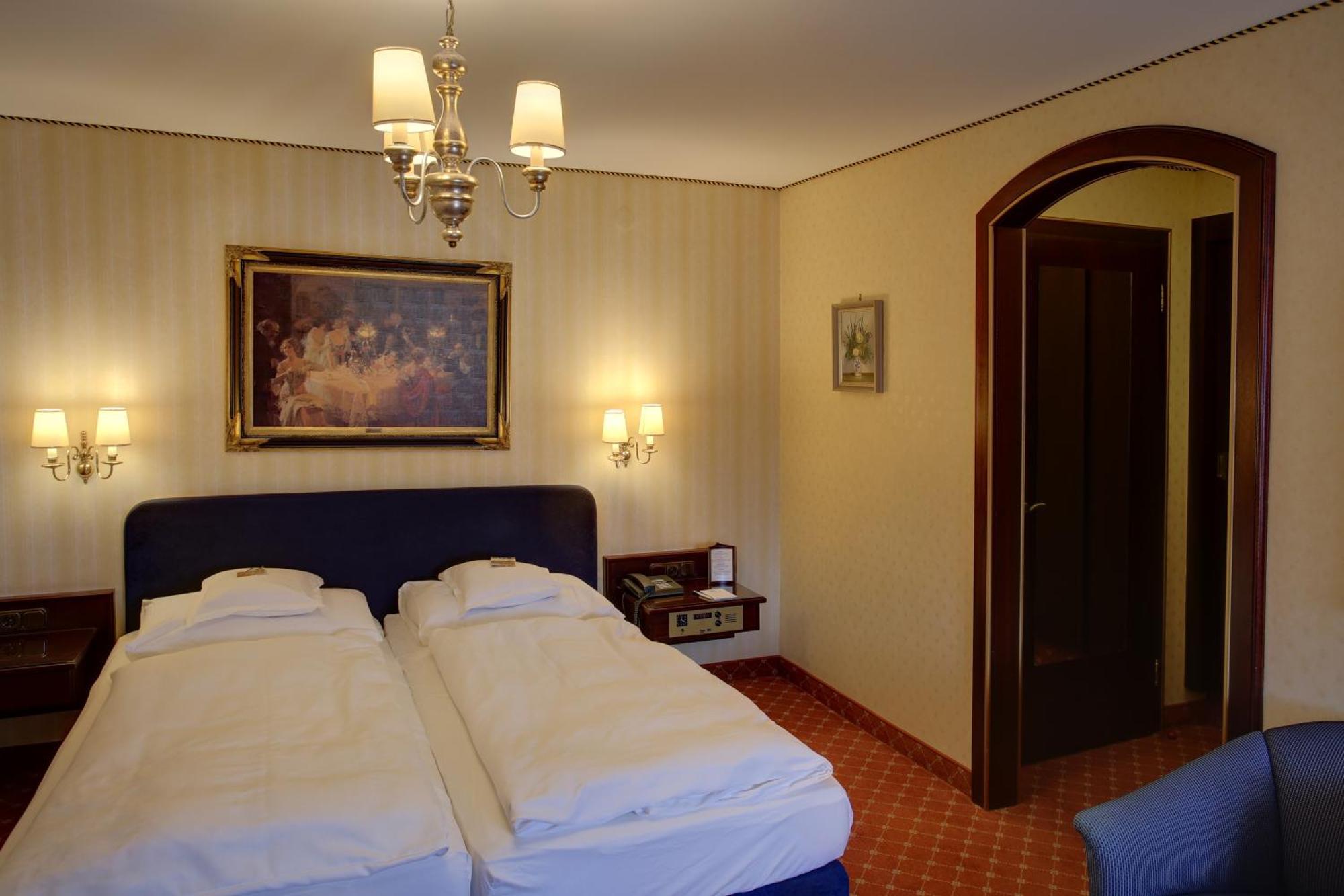 Hotel Brauereigasthof Landwehr-Bräu Reichelshofen Zimmer foto