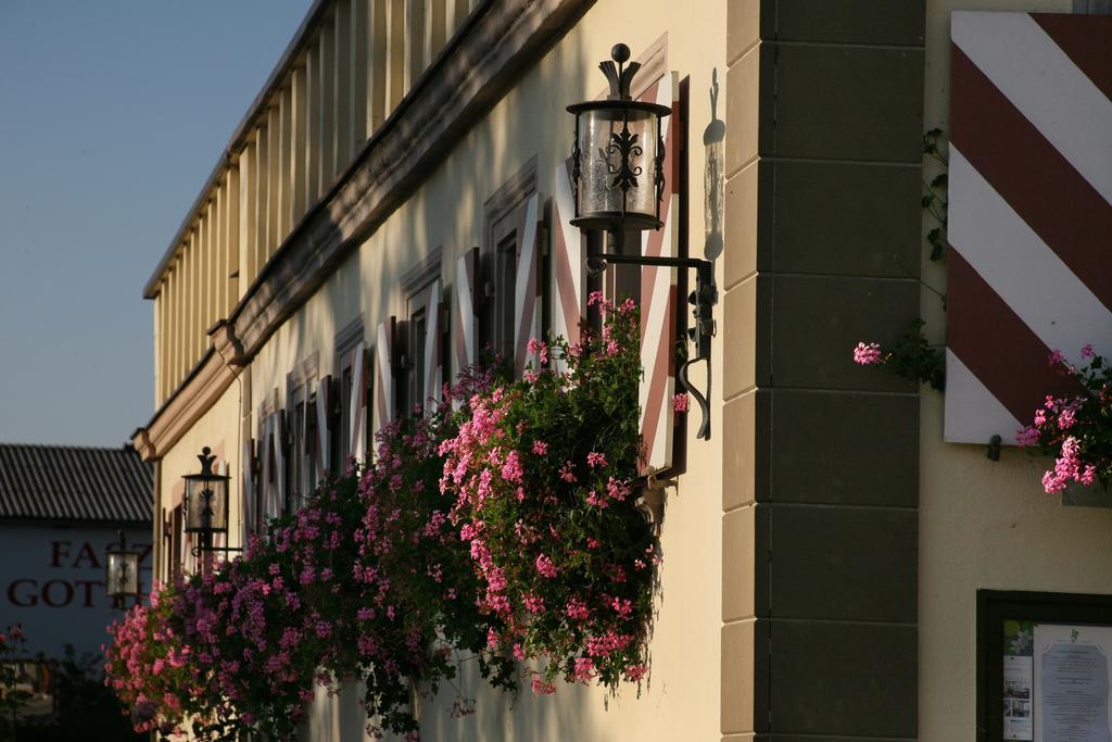 Hotel Brauereigasthof Landwehr-Bräu Reichelshofen Exterior foto